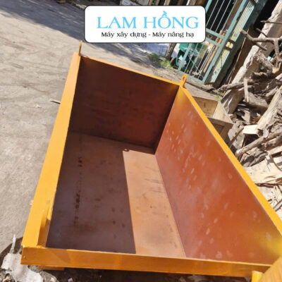 Xuồng tiếp vật liệu Lam Hồng