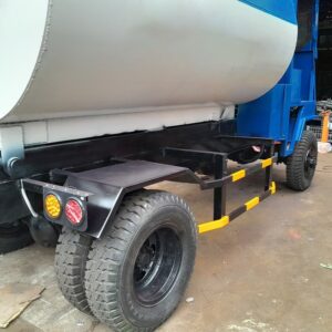 Máy trộn bê tông 2 trục di chuyển