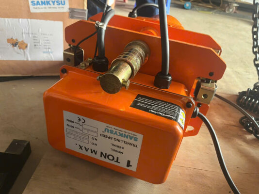 Con chạy pa lăng xích SANKYSU