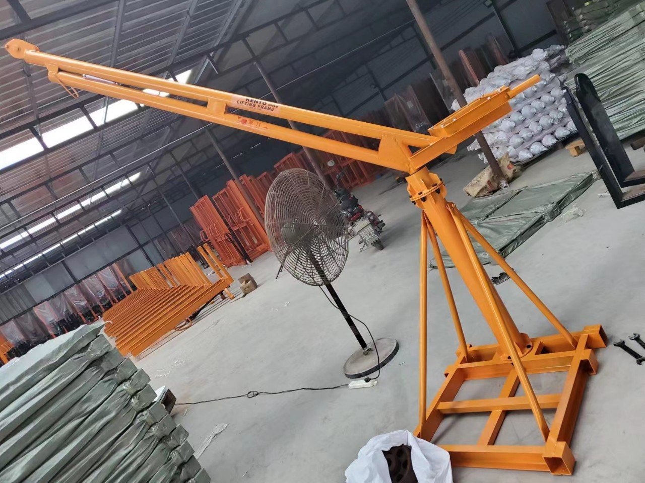 Khung cẩu xoay 360