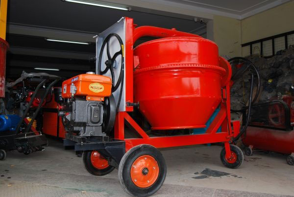 Máy trộn bê tông 350 lít đầu nổ Diesel D8