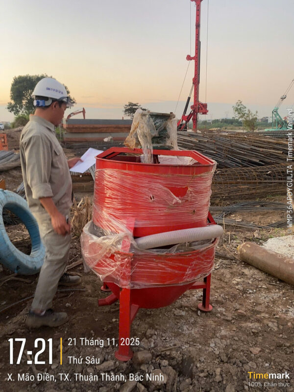 Máy trộn bê tông sankysu ở công trường